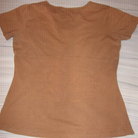 Ladies Medium Tops Set Of 3. $5.00 AS AN ADD ON - Picture 4 of 6